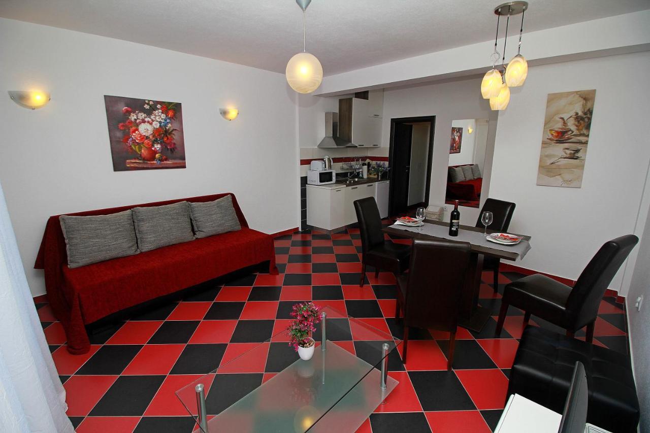 Apartmani Bozena Makarska Exterior foto