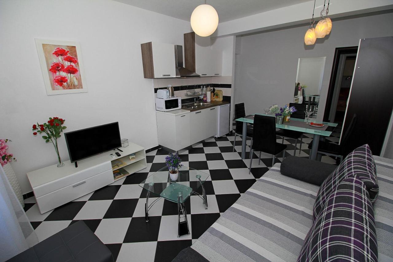 Apartmani Bozena Makarska Exterior foto